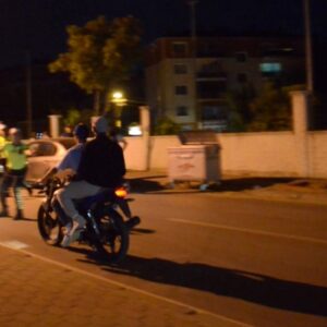 polis ve motorsikletli arasinda kovalamaca binlerce lira ceza kesildi UCg5fUmj