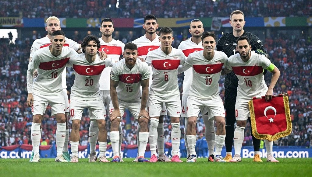 sampiyonlar ligi kadrosuna alinmayan milli yildiz kararini verdi turkiyeye geliyor 3VixpQ8p