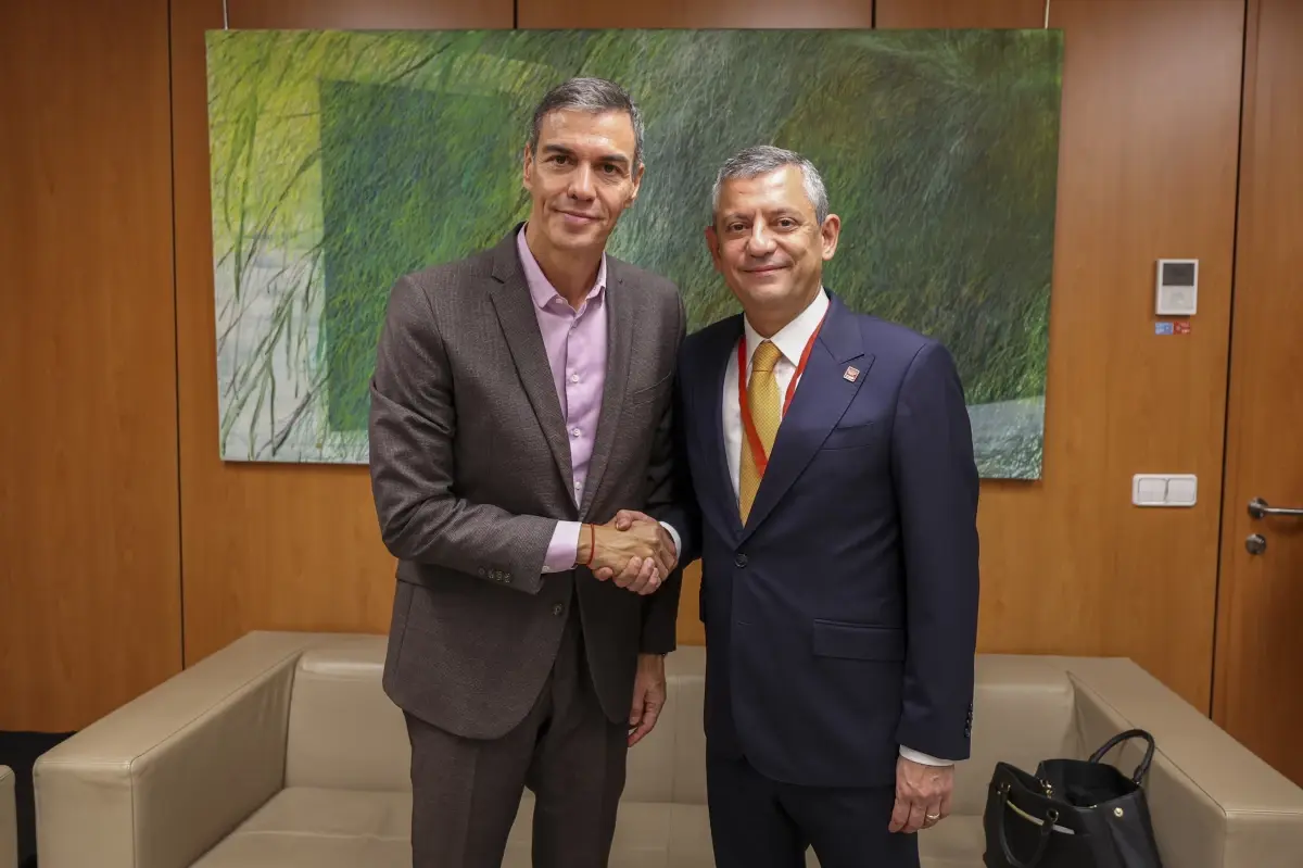 chp genel baskani ozgur ozel ispanya basbakani pedro sanchez ile gorustu qlJKPSuQ