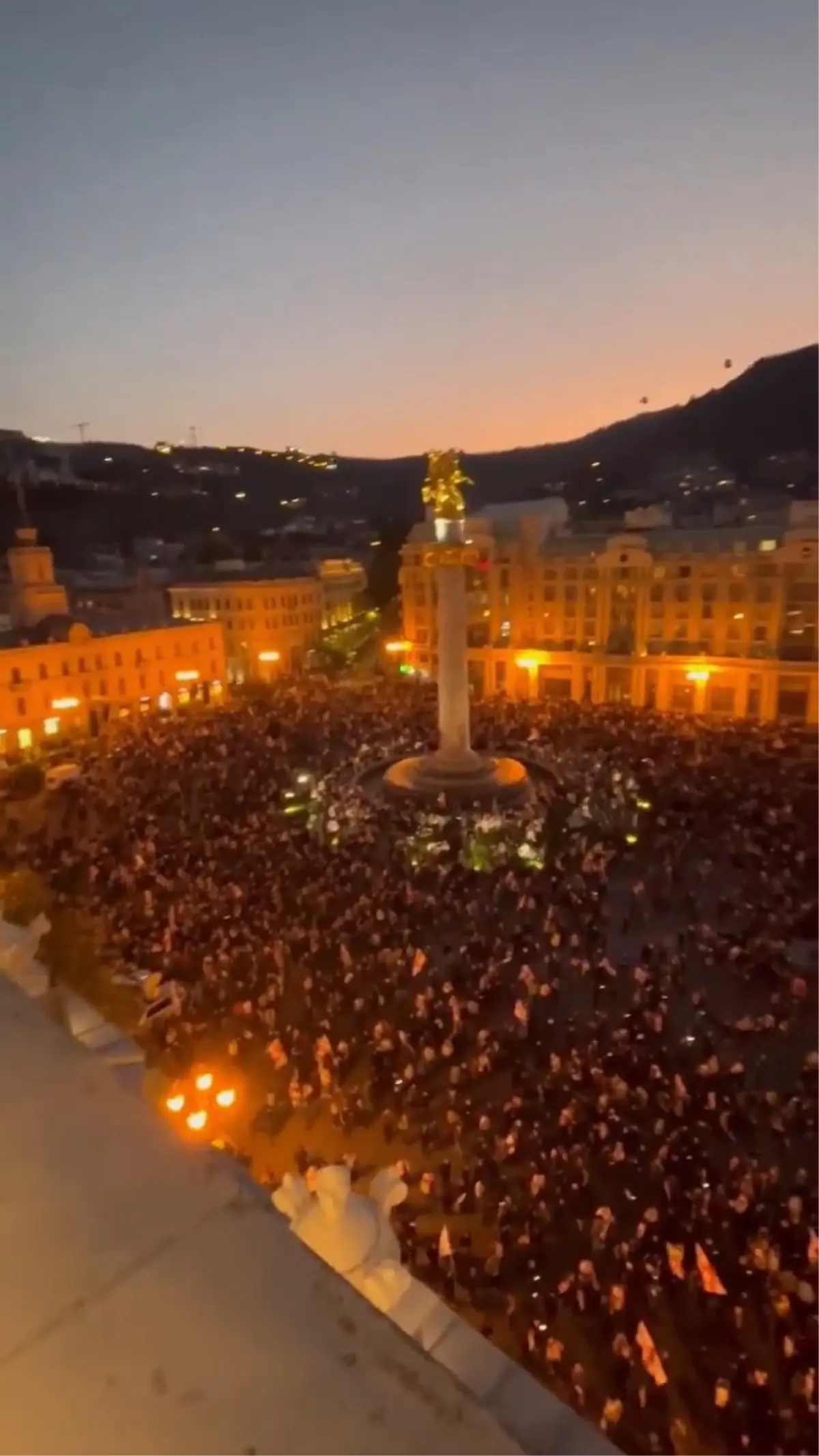gurcistanda protesto gosterisine mudahale 27 yarali 1I22qsOR