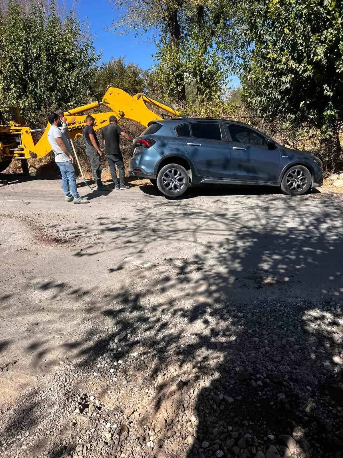 siirtte otomobil cukura dustu yarali yok aQKLMa7C