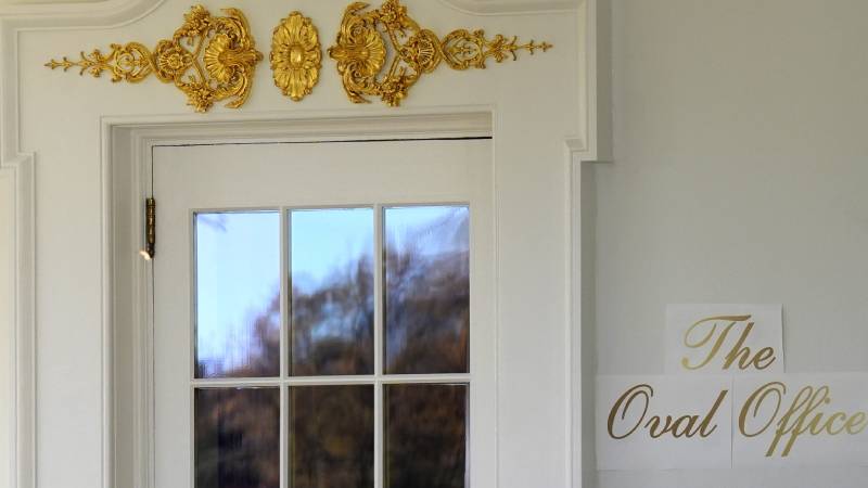 abd tarihinin en uzun huk met kapanmasini yasiyor trump oval ofise altindan tabela hazirlatiyor yJHmWYJt.jpg