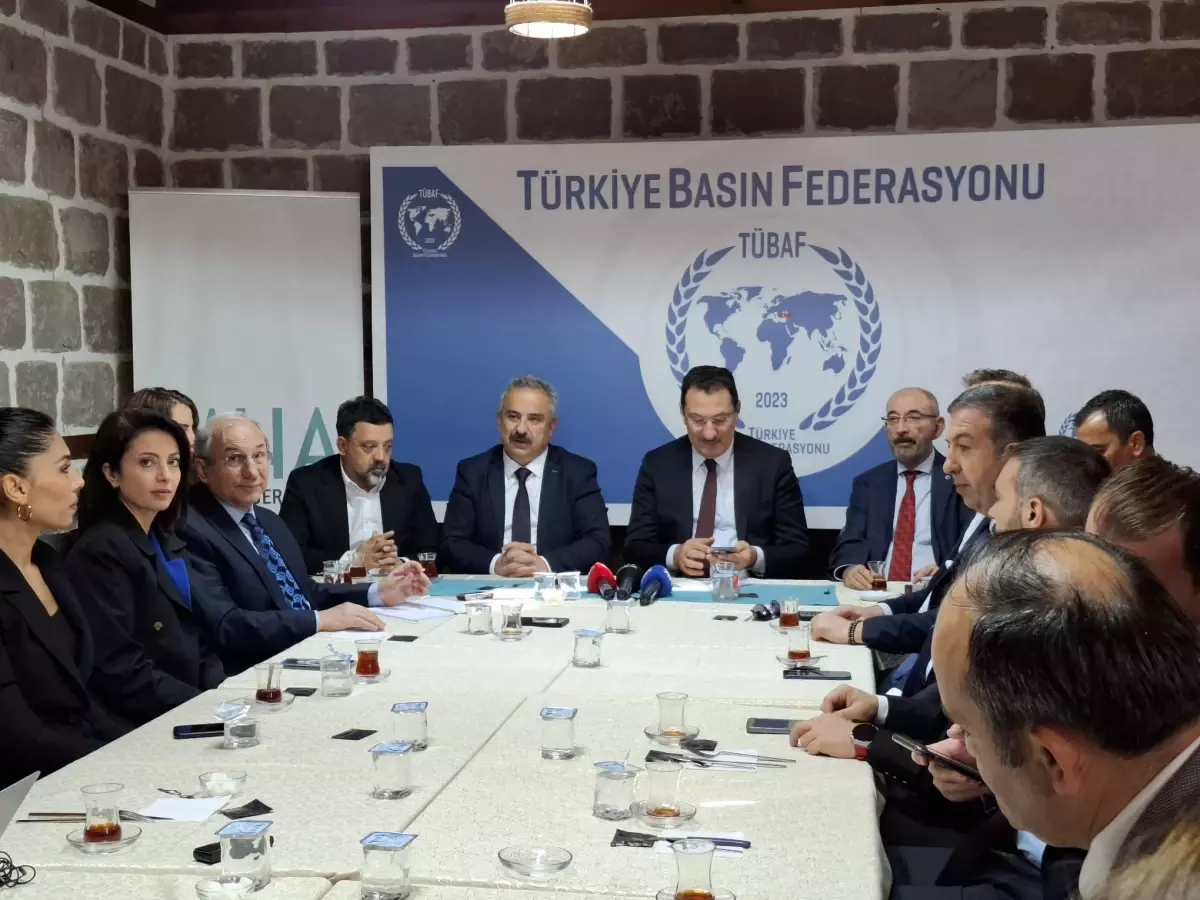 ak parti genel baskan yardimcisi yavuzdan anayasa ve ittifak aciklamalari SbUU4EBc.jpg