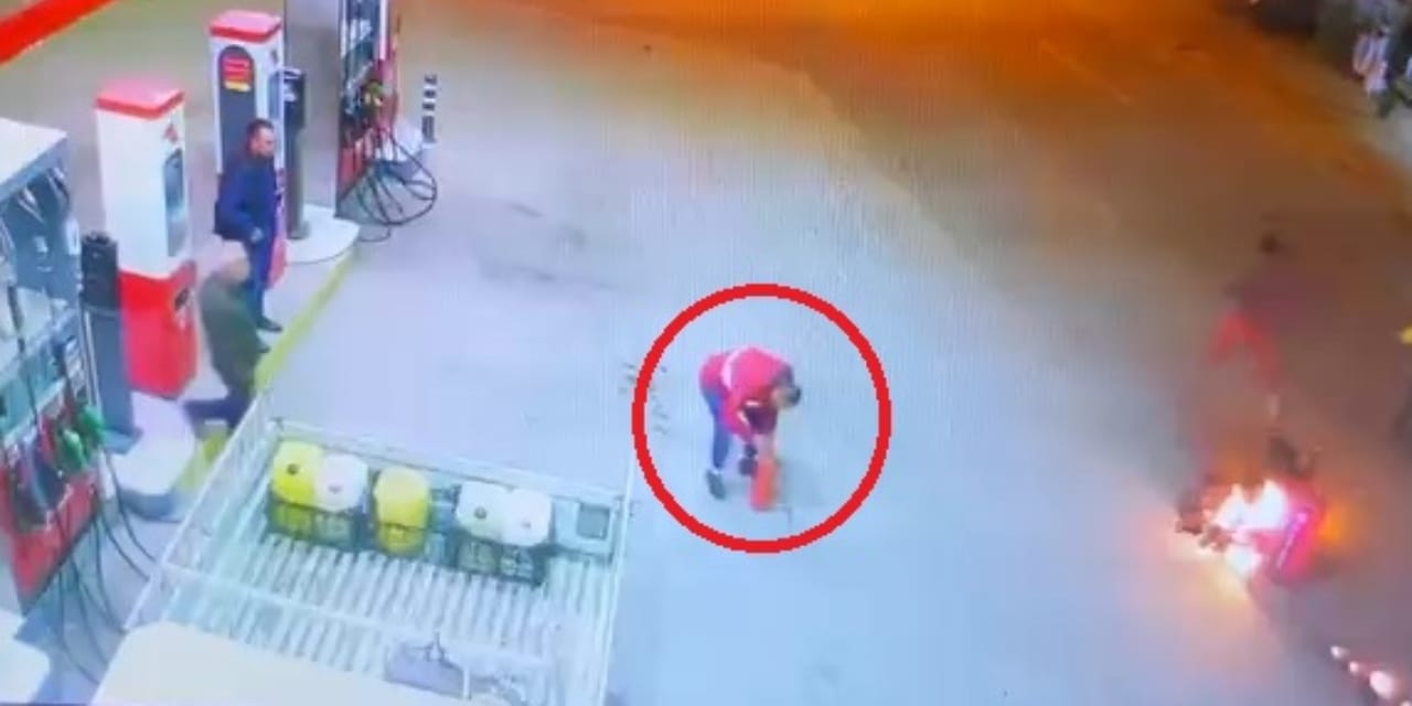 cocugun kullandigi motosiklet yanginli kazaya neden oldu faciadan kil payi donuldu huE7BTQE.jpg