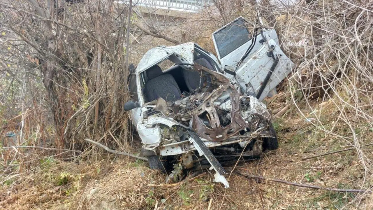 feci kaza anne oldu oglu agir yaralandi 29W5Sl8q.jpg