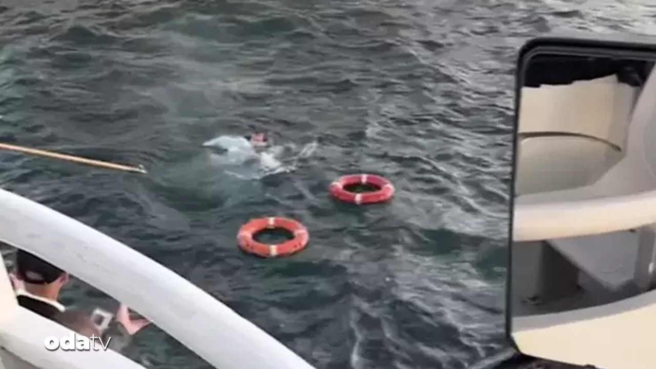 feribotta panik yolcu denize dustu vatandaslar kurtardi D1NP7X7M.jpg