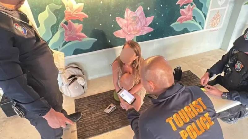 yoga egitmeni ileri seviye seks teknikleri dersi acti gozaltina alindi Ew945XBe.jpg